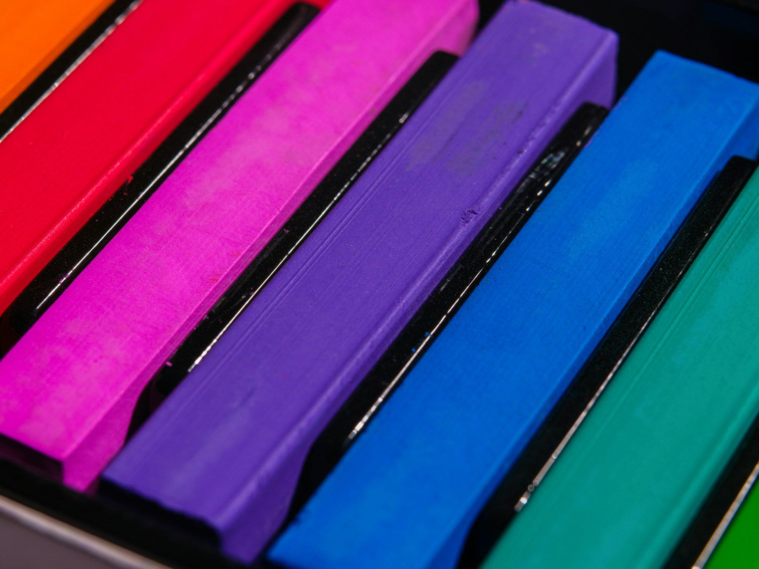 Colored-binder-dividers-with-writable-index-tabs-for-organization