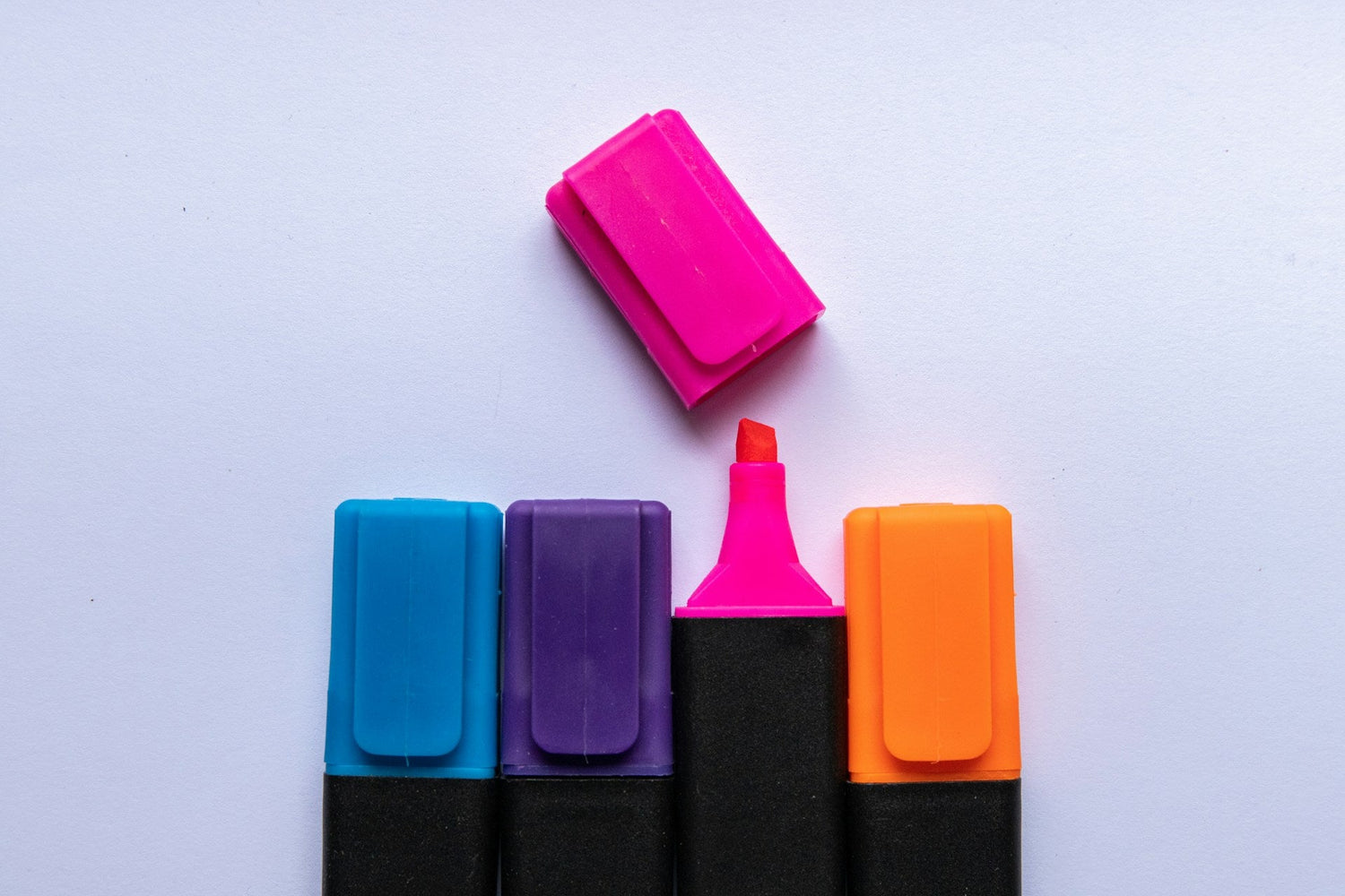 Pastel-and-neon-highlighter-sets-for-school-and-office-use