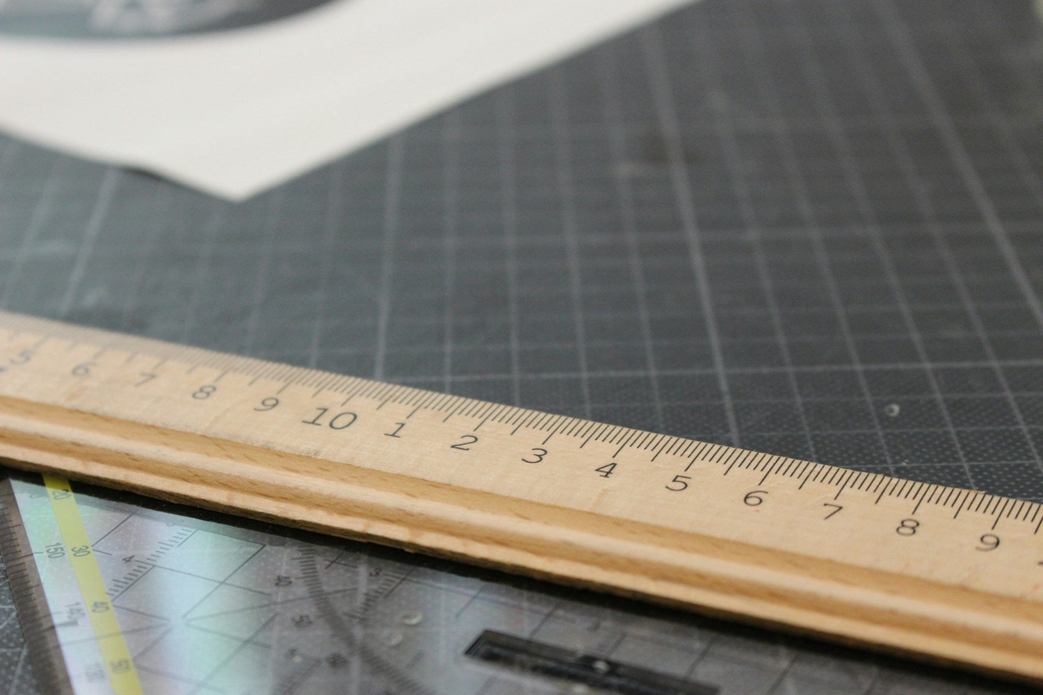 Plastic-and-metal-rulers-for-accurate-measurements-and-drawing